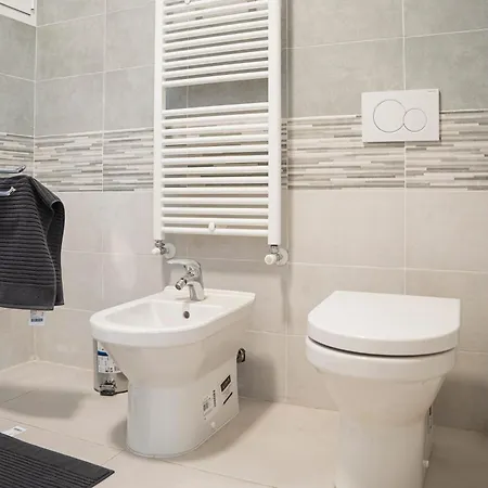 044b - Moderna 01-24d Con Vasca Idromassaggio In Giardino, Solo 15 Minuti Dal Mare E - Posto Auto Gratuito Apartament *