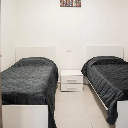 044b - Moderna 01-24d Con Vasca Idromassaggio In Giardino, Solo 15 Minuti Dal Mare E - Posto Auto Gratuito