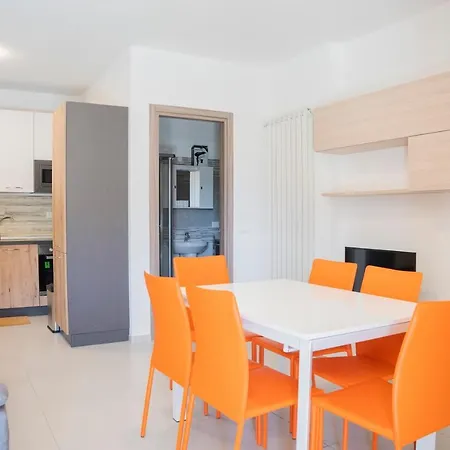 044b - Moderna 01-24d Con Vasca Idromassaggio In Giardino, Solo 15 Minuti Dal Mare E - Posto Auto Gratuito *