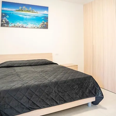 044b - Moderna 01-24d Con Vasca Idromassaggio In Giardino, Solo 15 Minuti Dal Mare E - Posto Auto Gratuito *