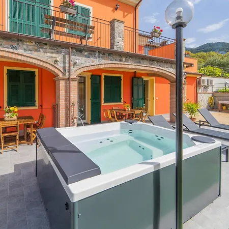 044b - Moderna 01-24d Con Vasca Idromassaggio In Giardino, Solo 15 Minuti Dal Mare E - Posto Auto Gratuito San Lazzaro (Genoa)